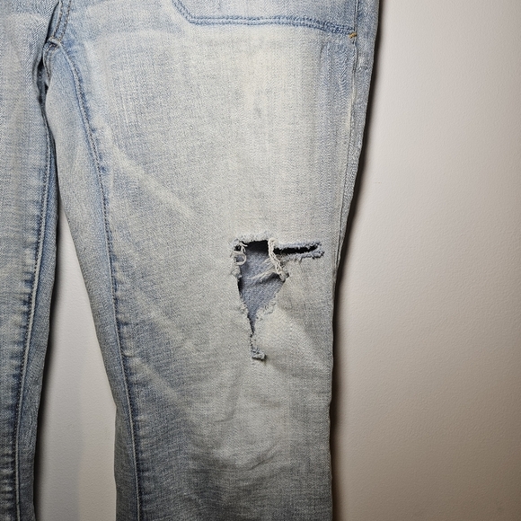 American Eagle Boho Artist Low-Rise Distressed Blue Jeans - Picture 3 of 9